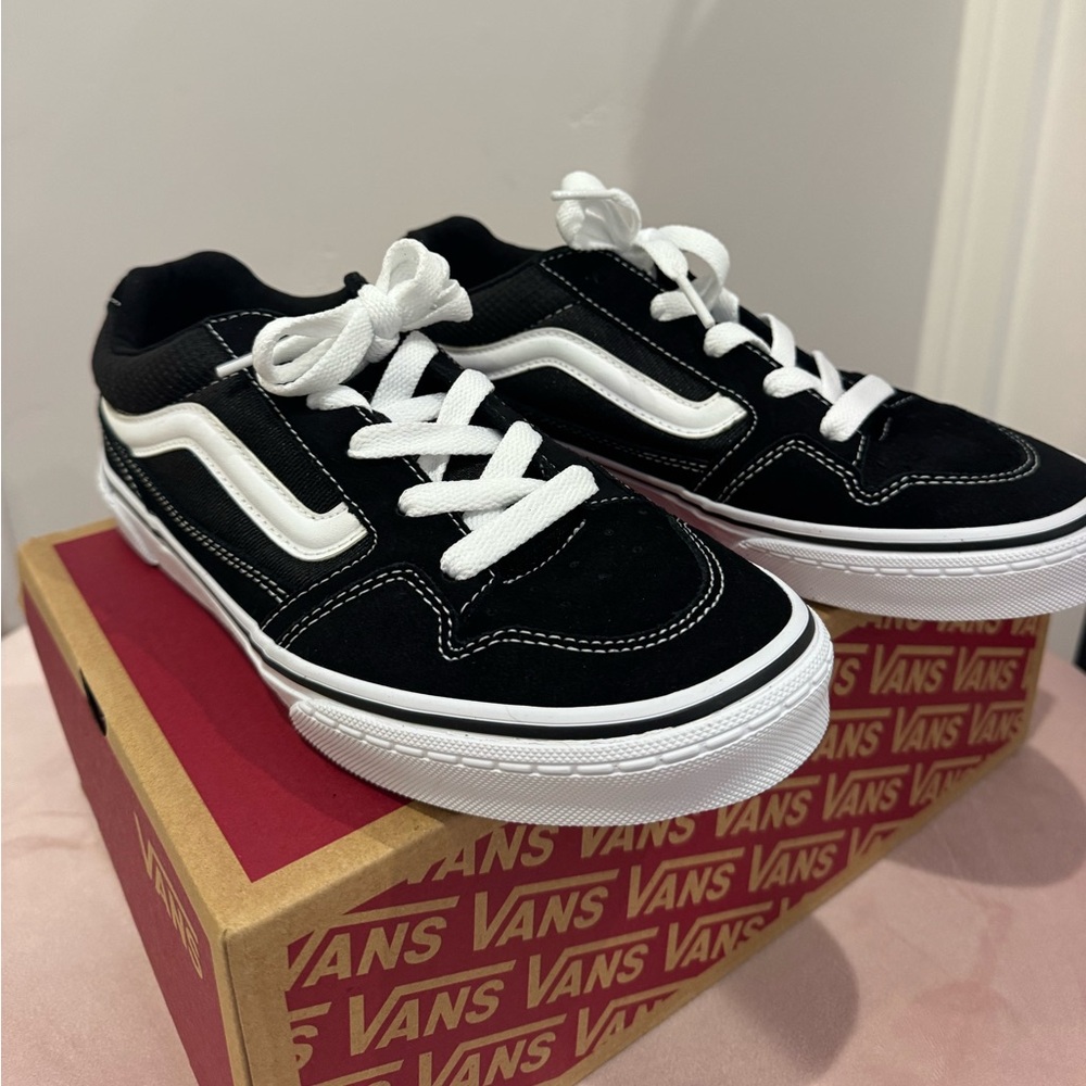 Vans Kids Black and White Old Skool Low-Top Sneakers